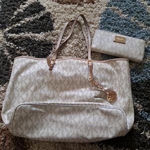 Michael Kors Larger Signature Tote and Wallet